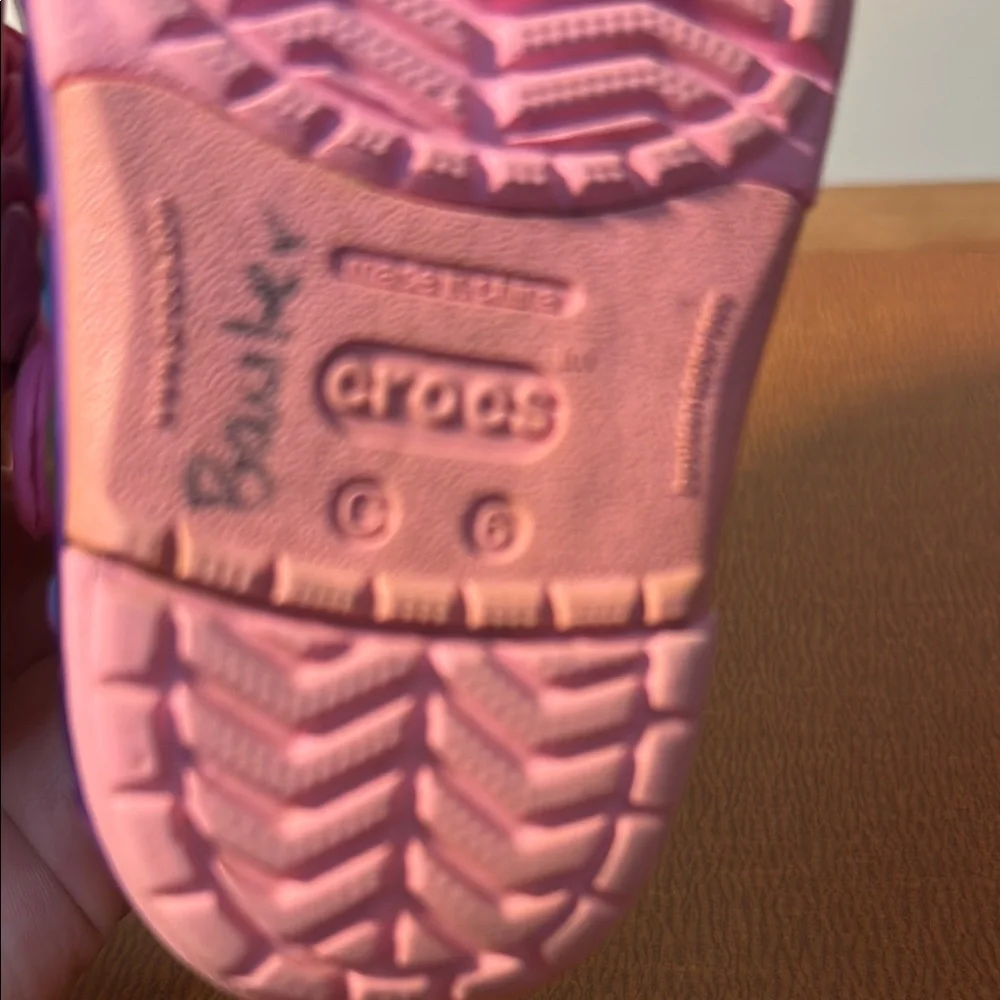 CROCS Kids Pink Slippers with Rainbow‎ Hearts